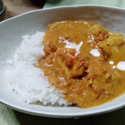 はじめてのバターチキンカレー。とても美味しくできました。ありがとうございます！